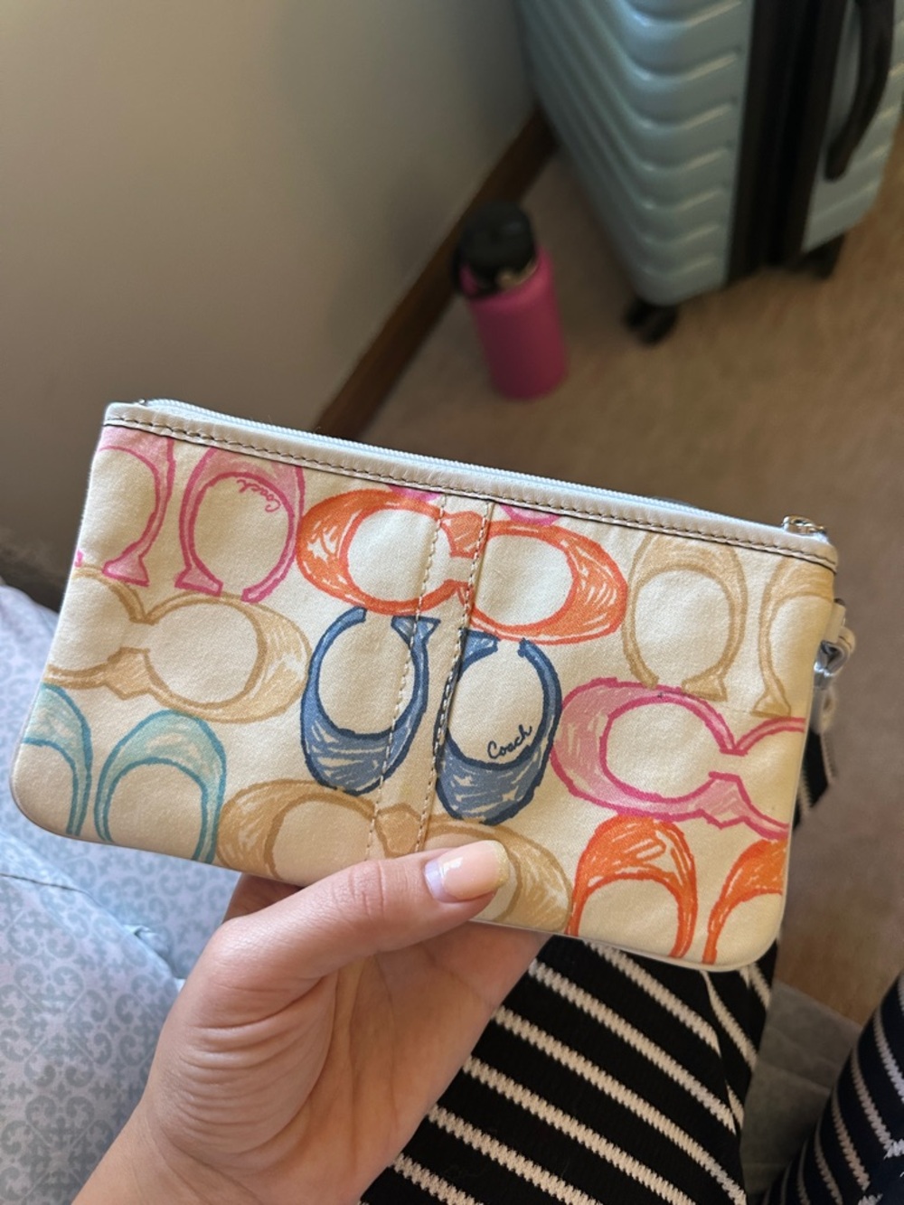 Coach Vintage Hampton Signature Wristlet - Picture 2 of 4